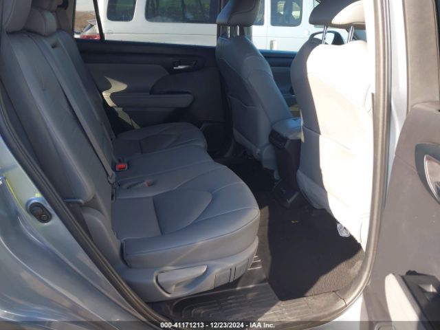5TDGZRBH9MS113878 Toyota Highlander Xle