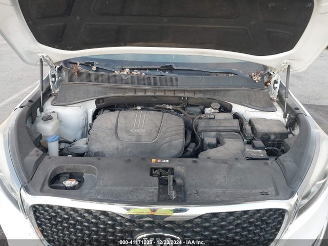 5XYPG4A55JG353051 KIA Sorento 3.3l Lx