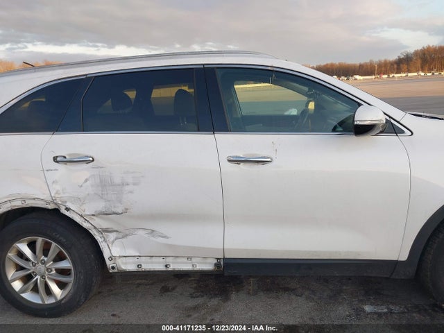 5XYPG4A55JG353051 KIA Sorento 3.3l Lx