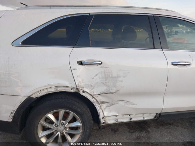 5XYPG4A55JG353051 KIA Sorento 3.3l Lx