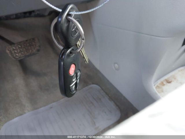 5TDKK3DC3ES491306 Toyota Sienna Le V6 8 Passenger