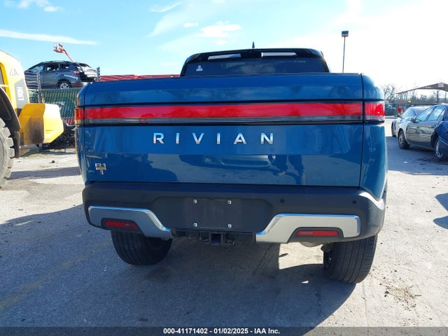 Rivian R1t Adventure 2022 7FCTGAAA9NN007264 Image 17