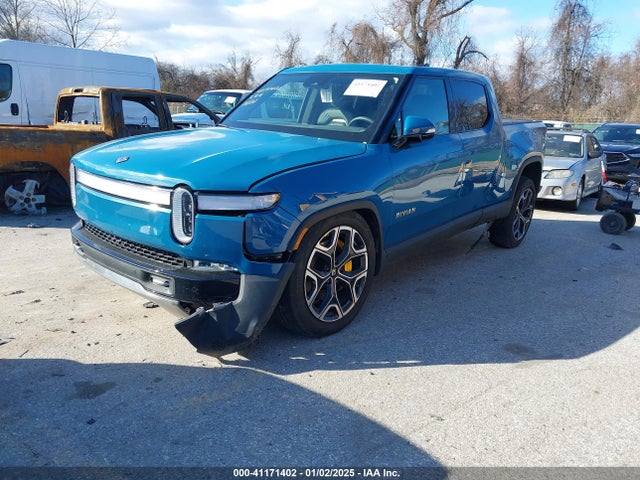 Rivian R1t Adventure 2022 7FCTGAAA9NN007264 Image 2