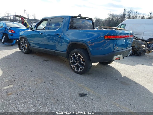 Rivian R1t Adventure 2022 7FCTGAAA9NN007264 Image 3