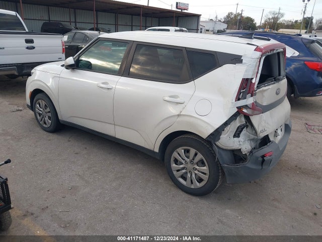 KIA SOUL LX 2020 KNDJ23AU8L7703083 Image 3