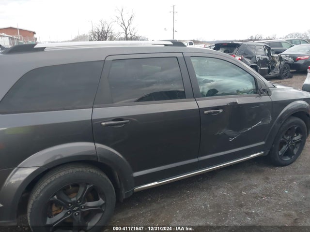 3C4PDCGB0JT257241 Dodge Journey Crossroad
