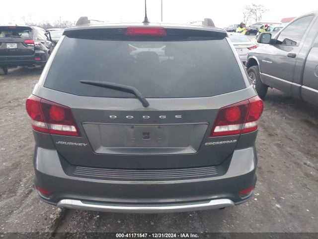 3C4PDCGB0JT257241 Dodge Journey Crossroad