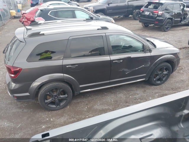 3C4PDCGB0JT257241 Dodge Journey Crossroad