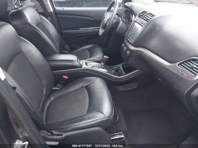 3C4PDCGB0JT257241 Dodge Journey Crossroad