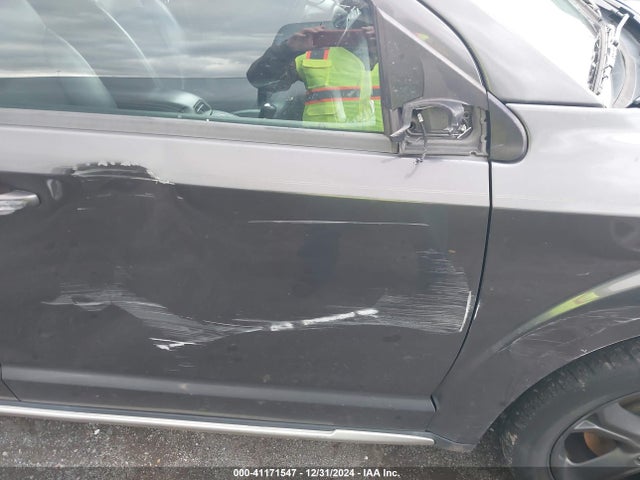 3C4PDCGB0JT257241 Dodge Journey Crossroad