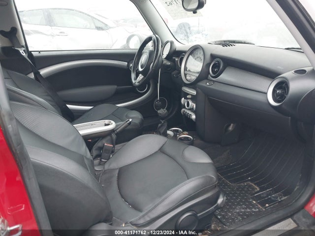 2009 MINI COOPER S WMWMF73549TT98922 Photo 4