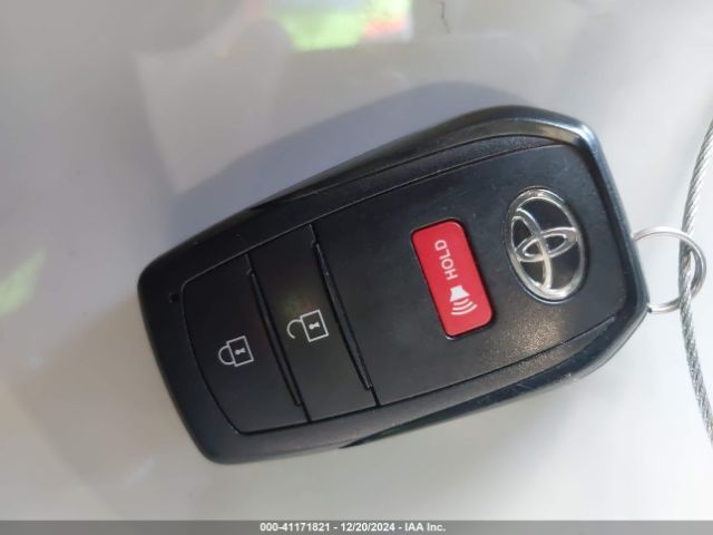 7MUCAABG7NV036188 Toyota Corolla Cross Le
