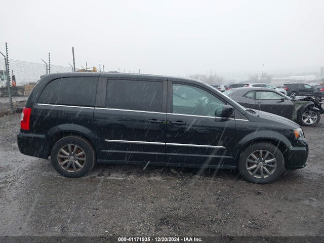 2C4RC1HGXFR618463 Chrysler Town & Country S