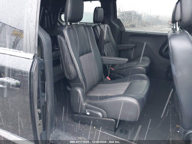 2C4RC1HGXFR618463 Chrysler Town & Country S