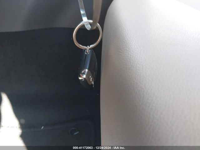 2017 JAGUAR XE SAJAD4BV7HA965745 Photo 10