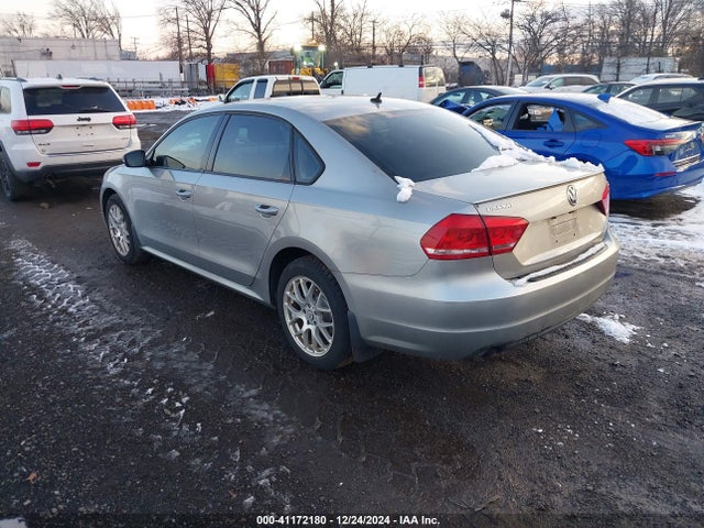 1VWAT7A39EC060794 Volkswagen Passat 1.8t S