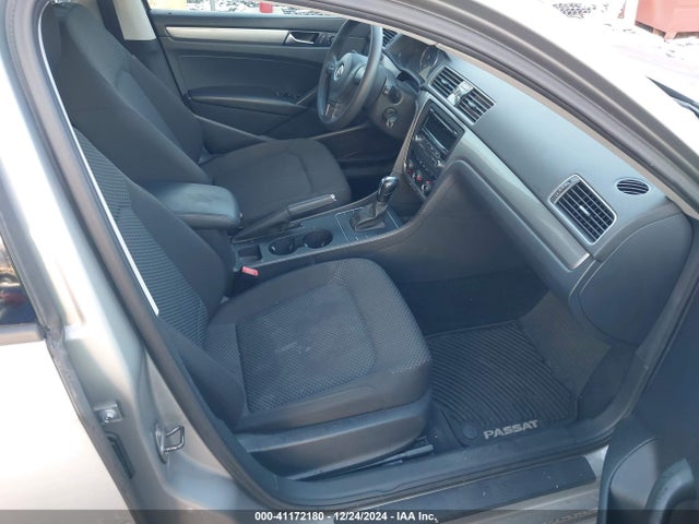1VWAT7A39EC060794 Volkswagen Passat 1.8t S