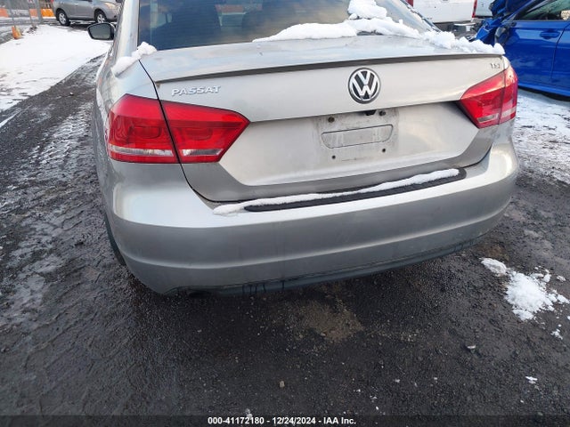 1VWAT7A39EC060794 Volkswagen Passat 1.8t S