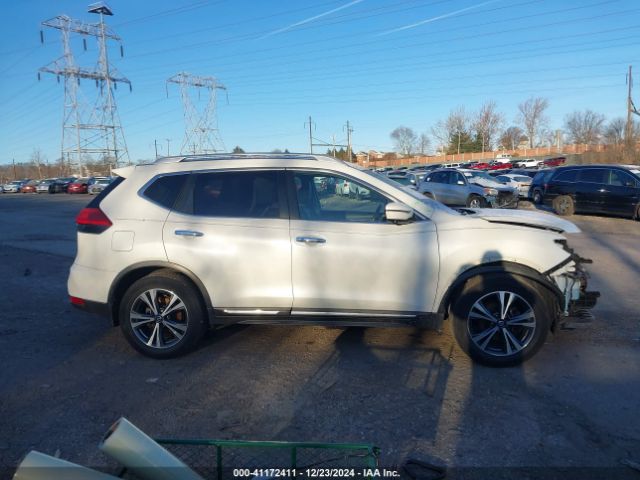 JN8AT2MV8HW258115 Nissan Rogue Sl