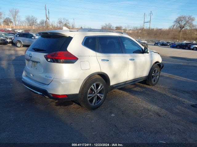 JN8AT2MV8HW258115 Nissan Rogue Sl