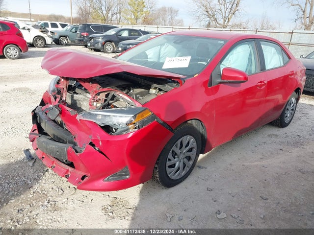 Toyota COROLLA LE 2018 2T1BURHE6JC038339 Image 2