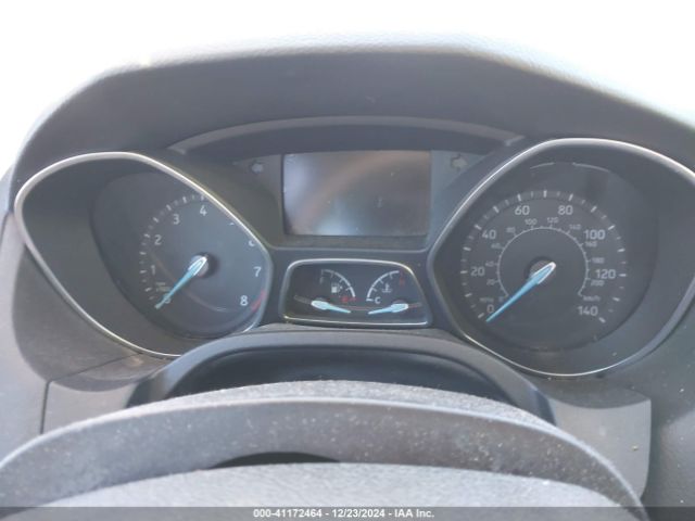 1FADP3K22JL234272 Ford FOCUS SE