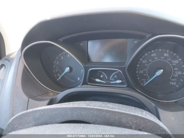 1FADP3K22JL234272 Ford FOCUS SE