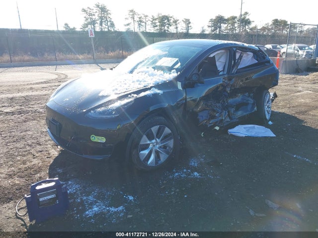 2024 TESLA MODEL Y 7SAYGDEE1RA249898 Photo 1