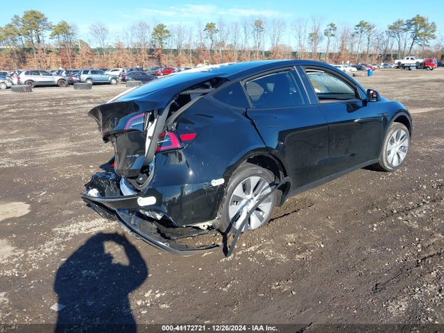 2024 TESLA MODEL Y 7SAYGDEE1RA249898 Photo 3