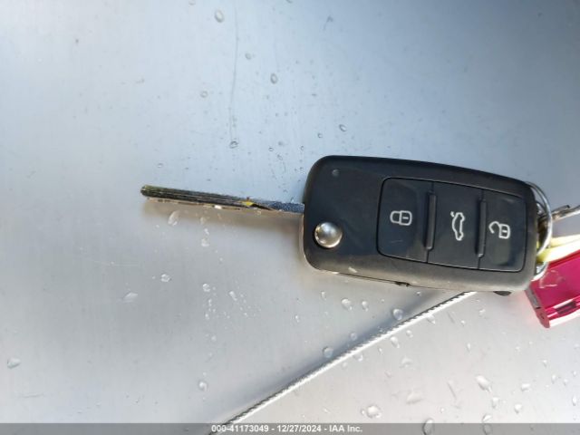 3VW167AJ9GM258962 Volkswagen Jetta 1.4t S