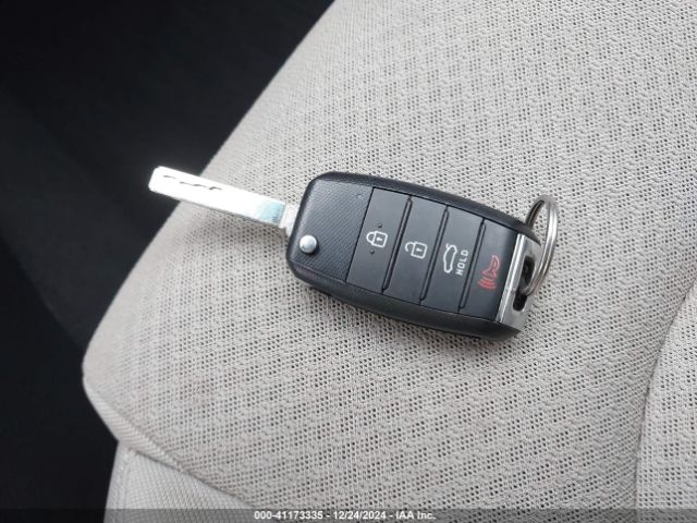 KNAGT4L38G5098529 KIA Optima Lx