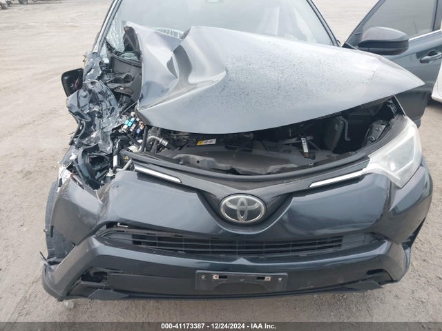 Toyota RAV4 LE 2017 JTMZFREV9HJ111733 Image 10