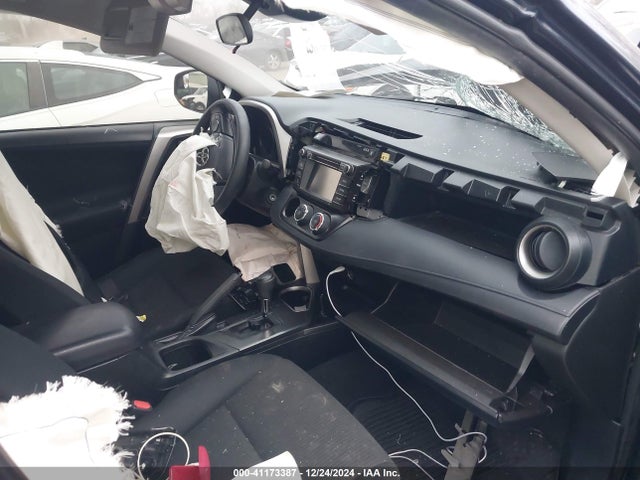 Toyota RAV4 LE 2017 JTMZFREV9HJ111733 Image 5