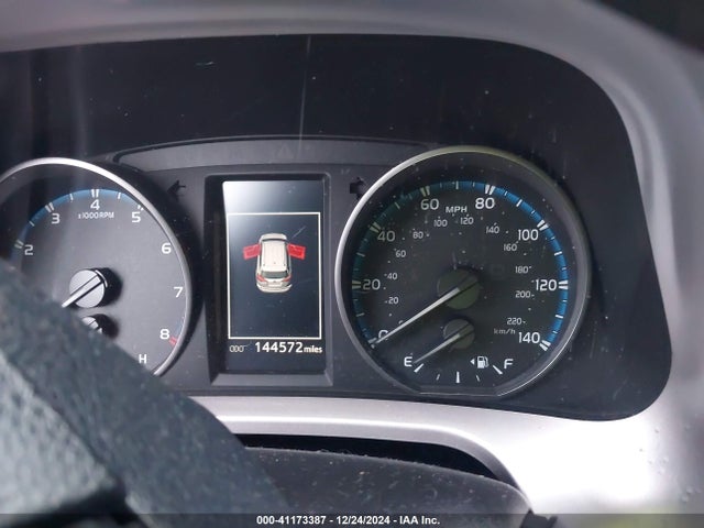 Toyota RAV4 LE 2017 JTMZFREV9HJ111733 Image 7