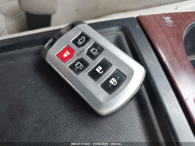 5TDYK3DCXES464727 Toyota Sienna Xle/limited