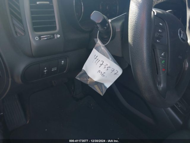 KNAFK4A66E5211984 KIA FORTE LX