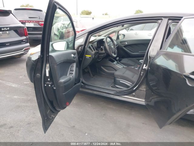KNAFK4A66E5211984 KIA FORTE LX