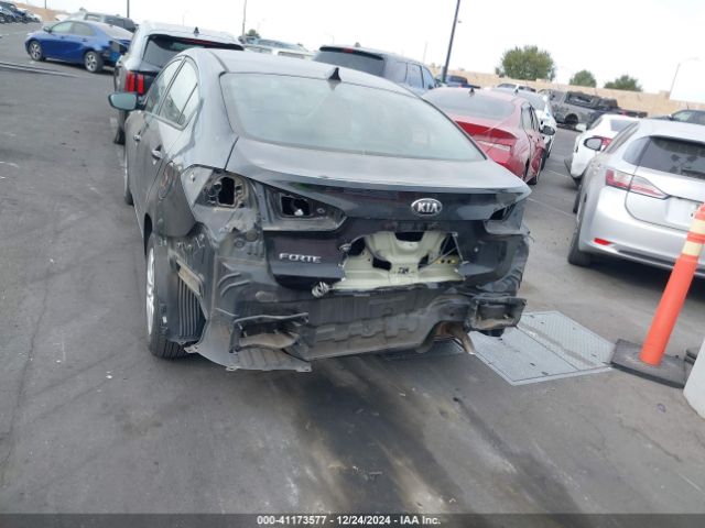 KNAFK4A66E5211984 KIA FORTE LX