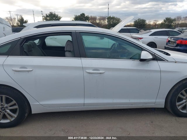 Hyundai Sonata 2016 5NPE24AF7GH404579 Image 14