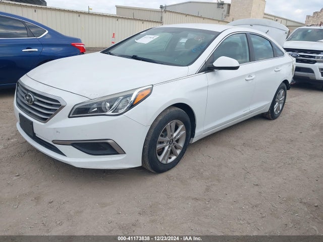 Hyundai Sonata 2016 5NPE24AF7GH404579 Image 2
