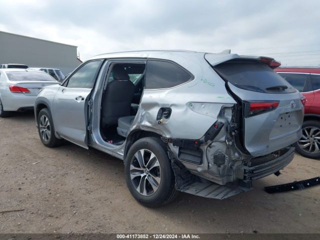 5TDGZRAH9NS129579 Toyota Highlander Xle