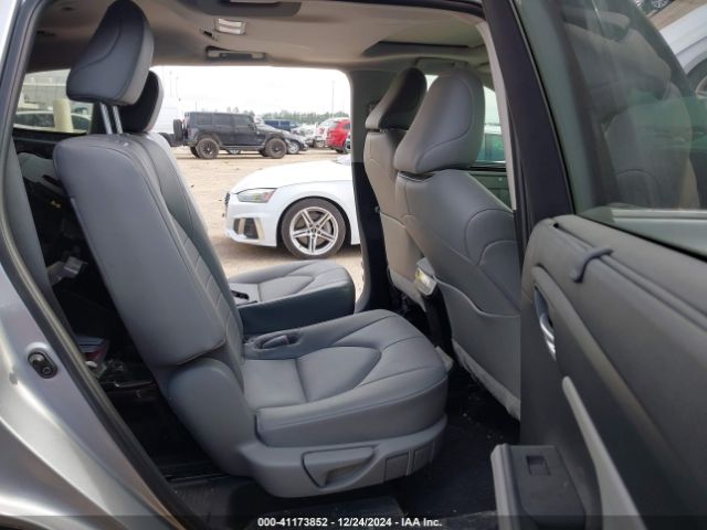 5TDGZRAH9NS129579 Toyota Highlander Xle