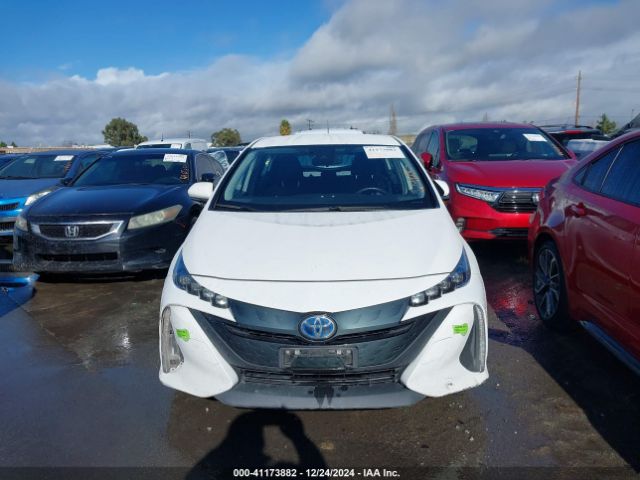 JTDKAMFP1N3208718 Toyota Prius Prime Le