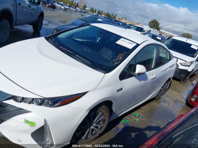 JTDKAMFP1N3208718 Toyota Prius Prime Le