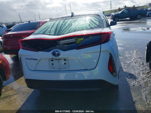 JTDKAMFP1N3208718 Toyota Prius Prime Le