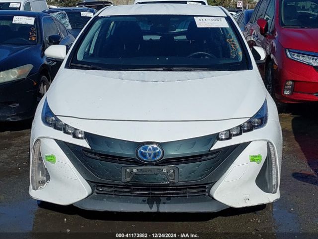 JTDKAMFP1N3208718 Toyota Prius Prime Le