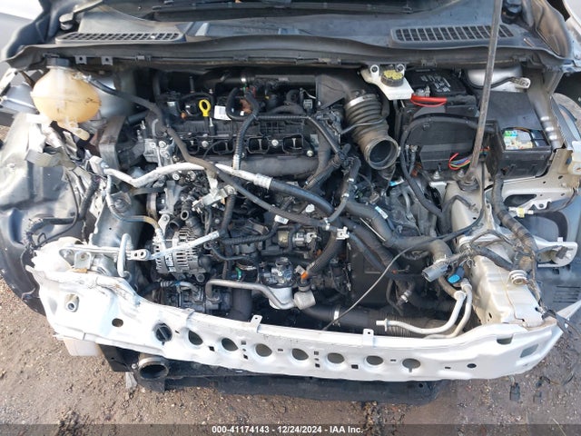 1FMCU9J96HUA99555 Ford Escape Titanium