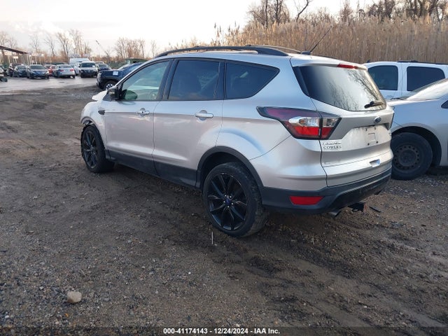 1FMCU9J96HUA99555 Ford Escape Titanium