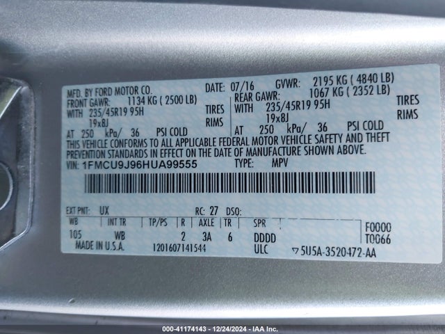 1FMCU9J96HUA99555 Ford Escape Titanium