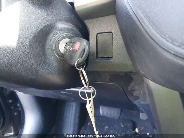 Toyota RAV4 LE 2015 2T3ZFREV0FW217843 Image 11